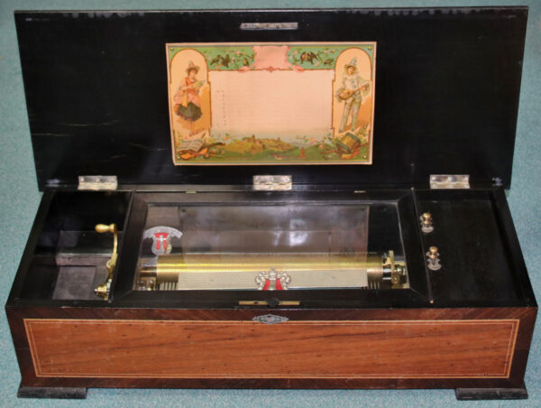 Antikes Walzenspielwerk um 1870 mit 12 Liedern, Nußbaum teilebonisiert