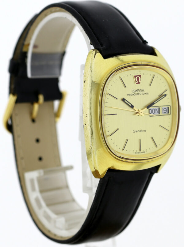 Omega Geneve MegaQuartz 32KHz Day Date Vintage Herren- Uhr vergoldet 38x37mm – Bild 4